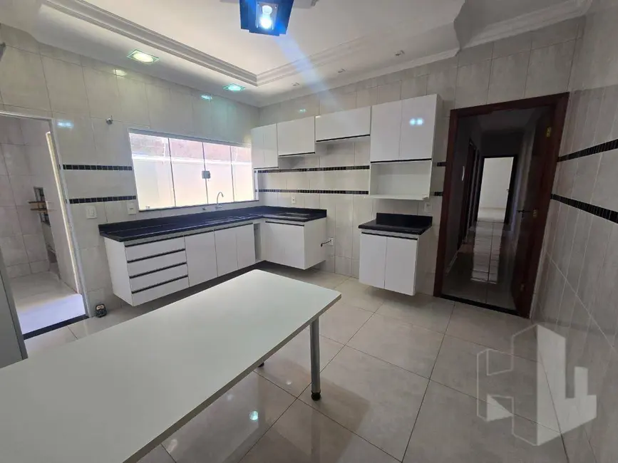 Foto 5 de Casa com 3 quartos à venda, 175m2 em Jardim Dona Emília, Jau - SP