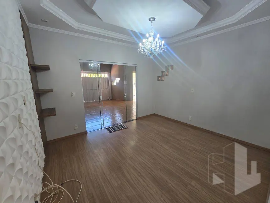 Foto 4 de Casa com 3 quartos à venda, 175m2 em Jardim Dona Emília, Jau - SP