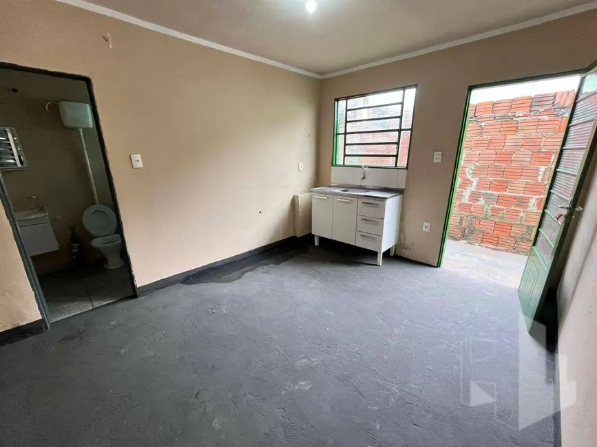 Foto 3 de Casa com 1 quarto para alugar, 60m2 em Jardim Santo Onofre, Jau - SP