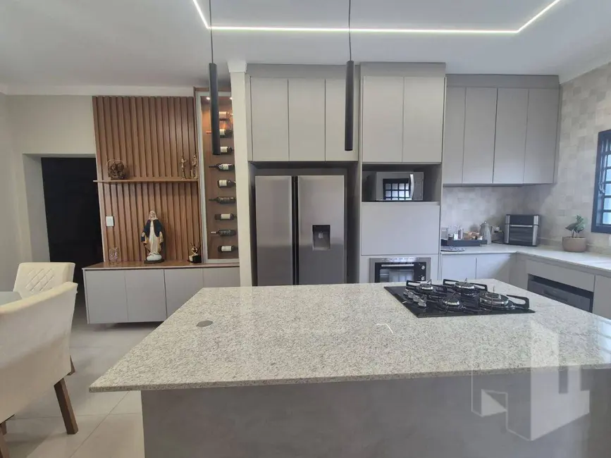 Foto 7 de Casa com 3 quartos à venda, 250m2 em Jardim Carolina, Jau - SP