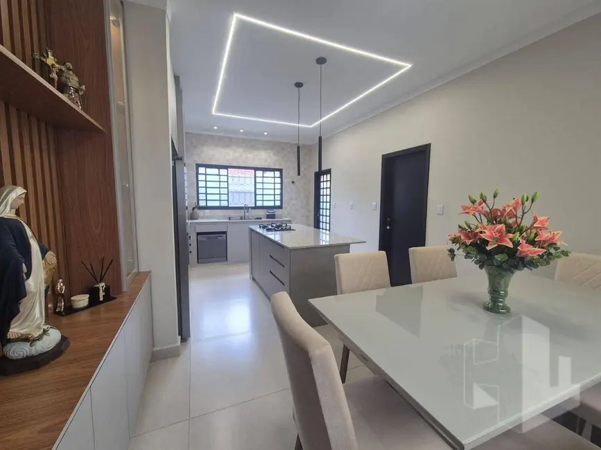 Foto 8 de Casa com 3 quartos à venda, 250m2 em Jardim Carolina, Jau - SP