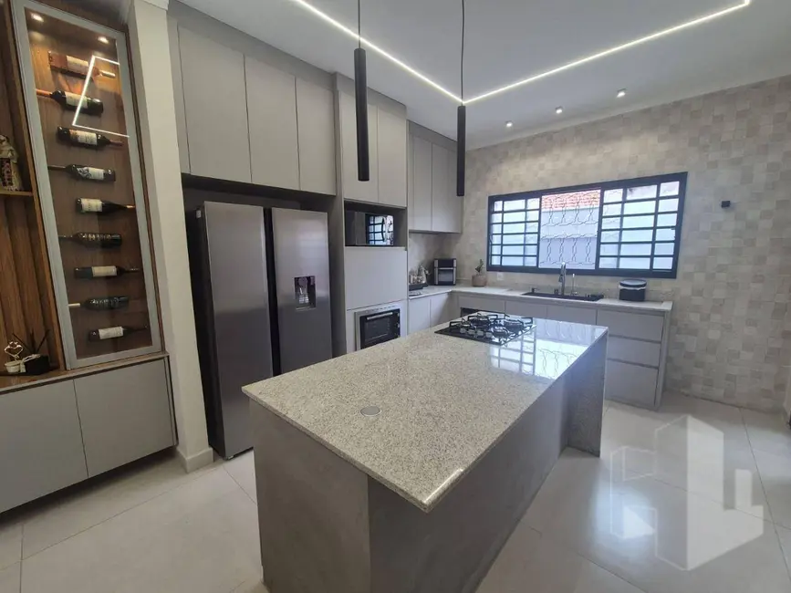 Foto 5 de Casa com 3 quartos à venda, 250m2 em Jardim Carolina, Jau - SP