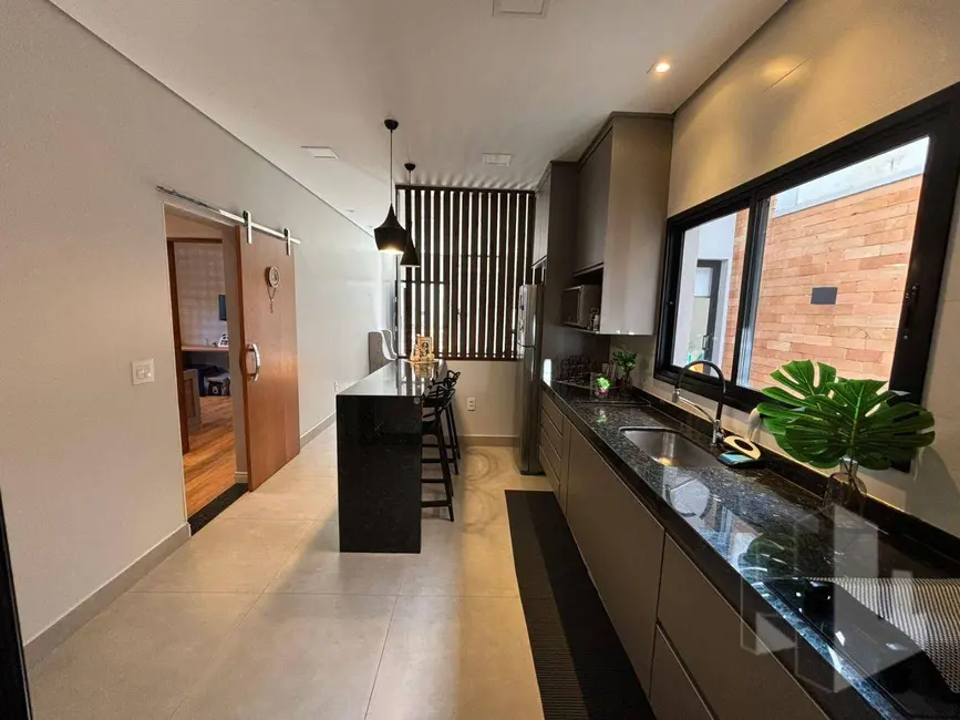 Foto 9 de Casa com 3 quartos à venda e para alugar, 200m2 em Jau - SP