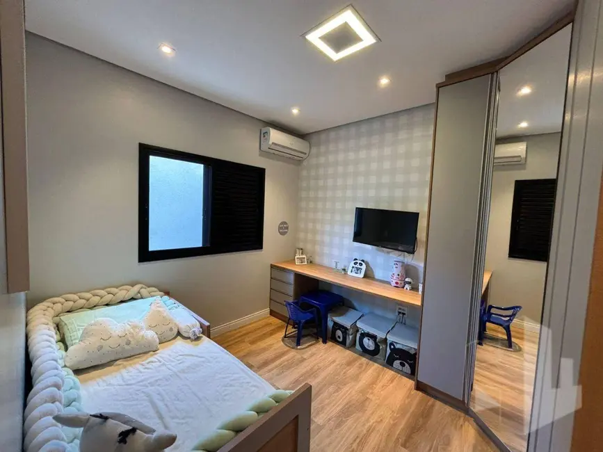 Foto 1 de Casa com 3 quartos à venda e para alugar, 200m2 em Jau - SP