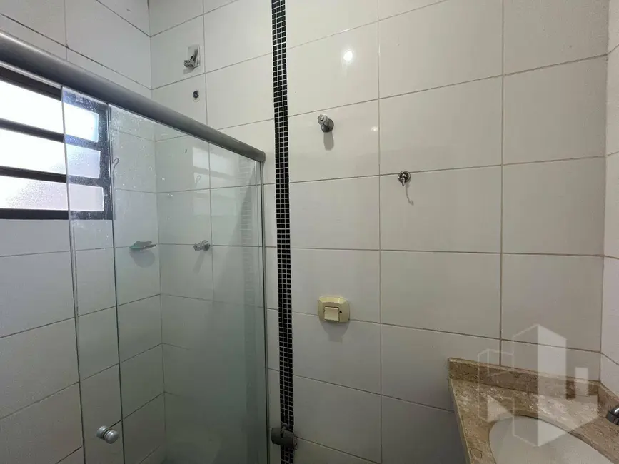Foto 8 de Casa com 3 quartos para alugar, 10m2 em Jardim América, Jau - SP