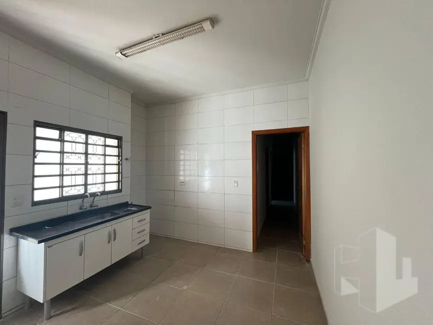 Foto 3 de Casa com 3 quartos para alugar, 10m2 em Jardim América, Jau - SP