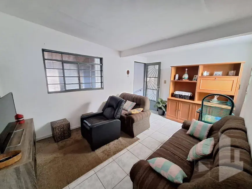 Foto 2 de Casa com 3 quartos à venda, 250m2 em Jardim Pedro Ometto, Jau - SP