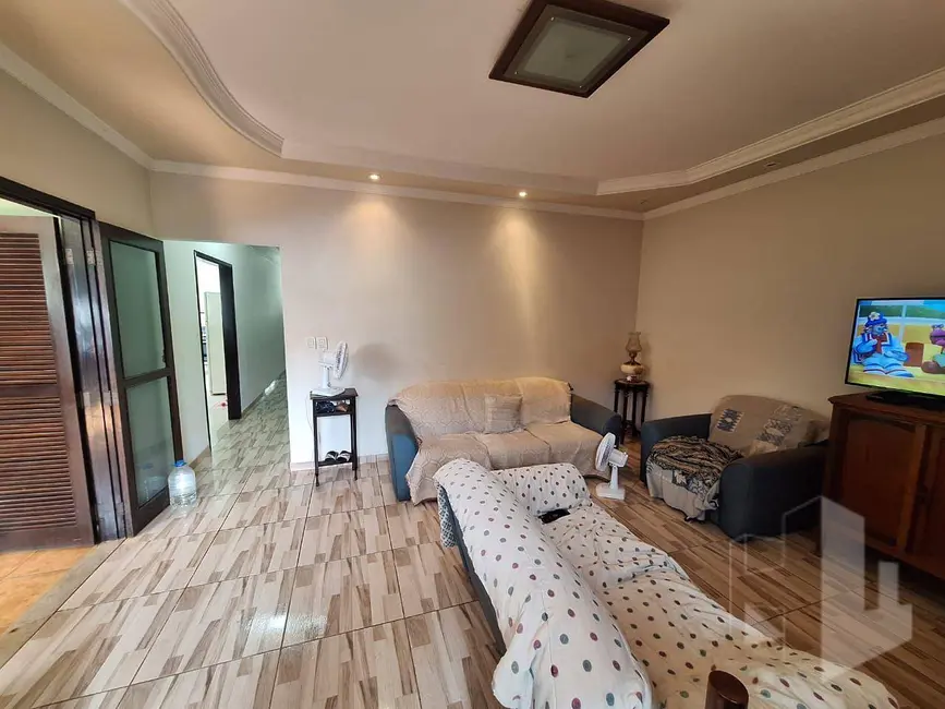 Foto 1 de Casa com 3 quartos à venda, 250m2 em Jardim das Paineiras, Jau - SP