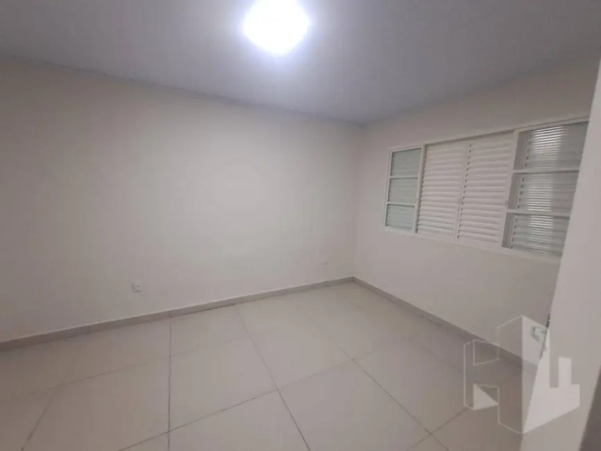 Casa com 2 quartos à venda, 140m2 em Vila Alves de Almeida, Jau - SP - imagem 9 Foto 9 de Casa com 2 quartos à venda, 140m2 em Vila Alves de Almeida, Jau - SP