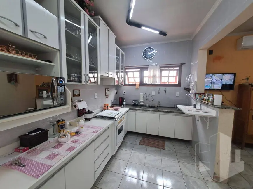 Foto 2 de Casa com 3 quartos à venda, 360m2 em Jardim Maria Luiza II, Jau - SP