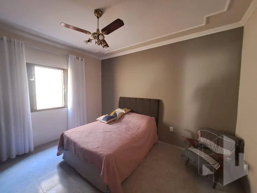 Foto 4 de Casa com 2 quartos à venda, 360m2 em Jardim Maria Luiza II, Jau - SP