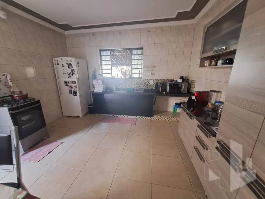 Foto 3 de Casa com 2 quartos à venda, 360m2 em Jardim Maria Luiza II, Jau - SP