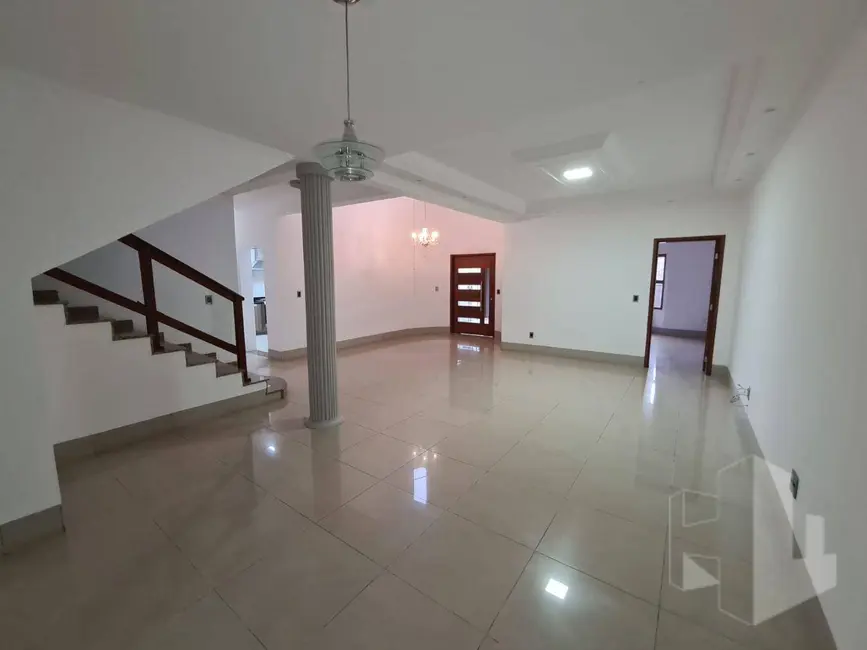 Foto 1 de Casa com 3 quartos à venda e para alugar, 312m2 em Jardim Vila Maria, Jau - SP