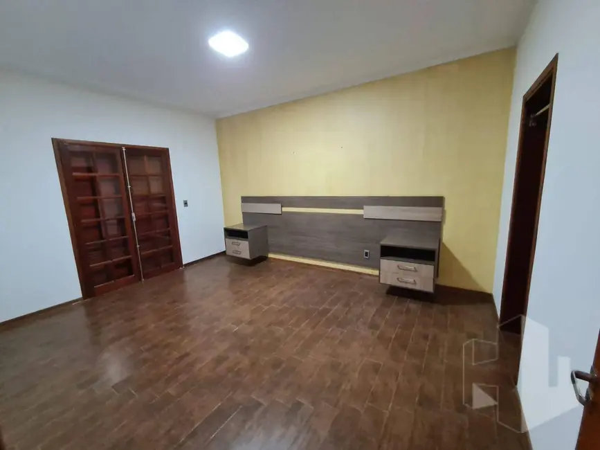 Foto 9 de Casa com 3 quartos à venda e para alugar, 312m2 em Jardim Vila Maria, Jau - SP