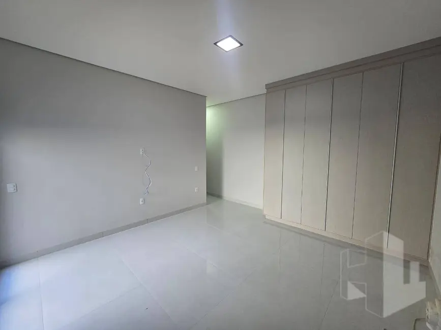 Foto 9 de Casa de Condomínio com 3 quartos à venda, 180m2 em Jardim Europa, Jau - SP