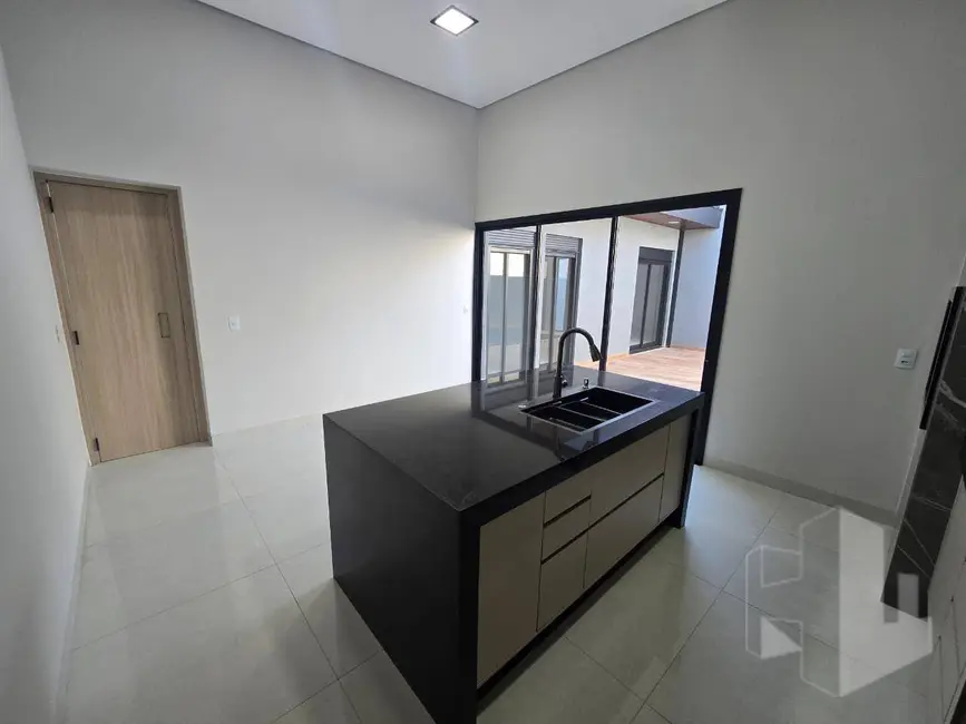 Foto 3 de Casa de Condomínio com 3 quartos à venda, 180m2 em Jardim Europa, Jau - SP