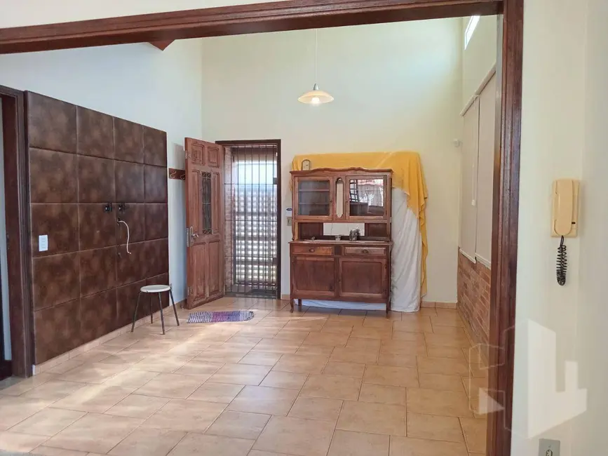 Foto 2 de Casa com 3 quartos para alugar, 200m2 em Jardim Continental, Jau - SP