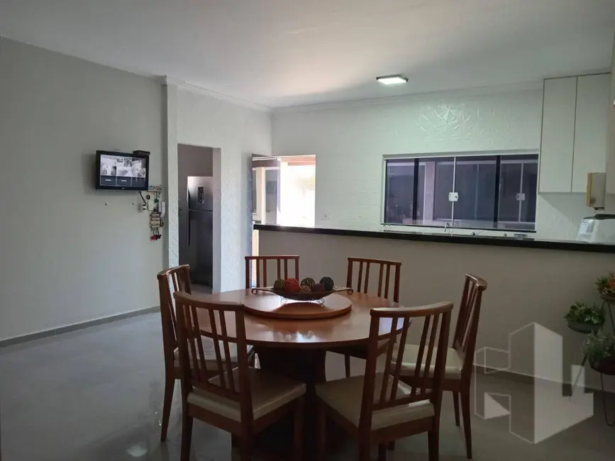 Foto 2 de Casa com 3 quartos à venda, 360m2 em Jardim Continental, Jau - SP