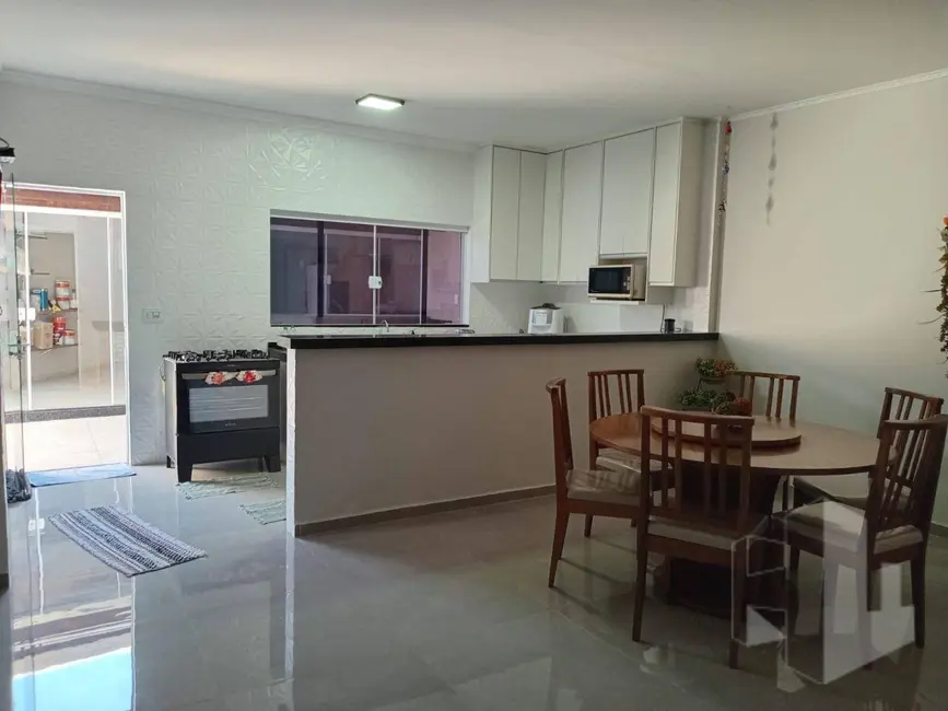 Foto 3 de Casa com 3 quartos à venda, 360m2 em Jardim Continental, Jau - SP