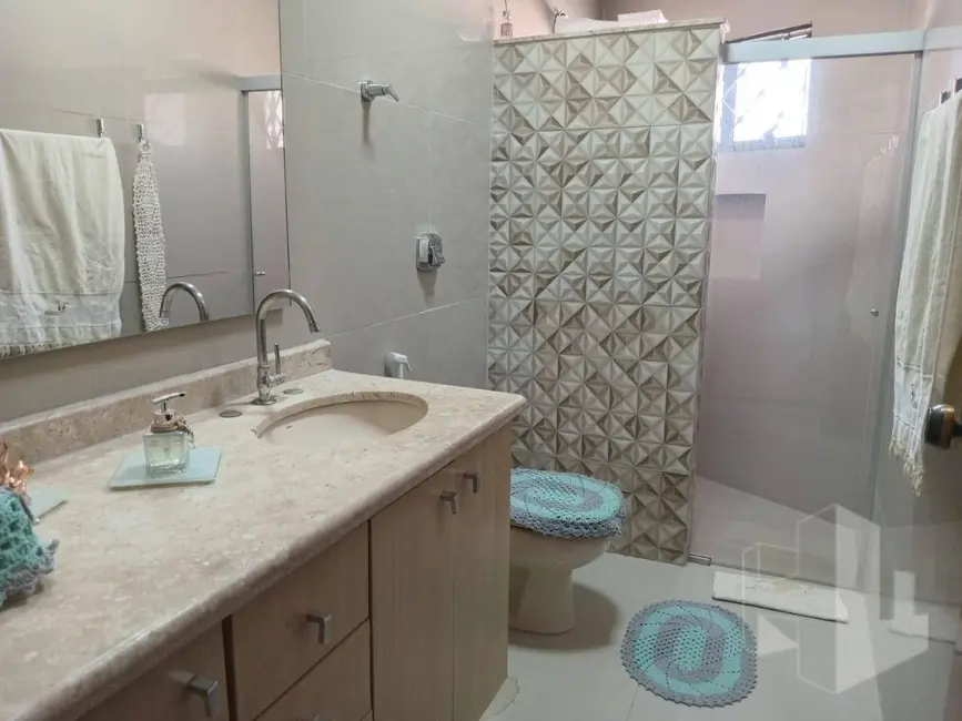 Foto 9 de Casa com 3 quartos à venda, 360m2 em Jardim Continental, Jau - SP