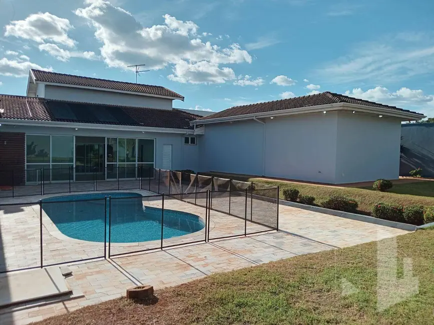 Foto 1 de Casa com 3 quartos à venda, 1000m2 em Jau - SP