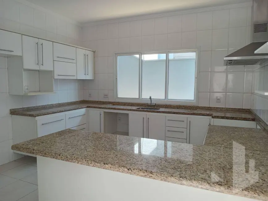 Foto 6 de Casa com 3 quartos à venda, 1000m2 em Jau - SP