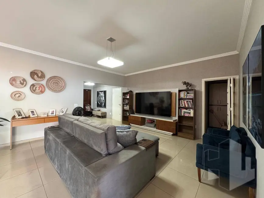 Foto 9 de Casa com 3 quartos à venda, 1000m2 em Jau - SP