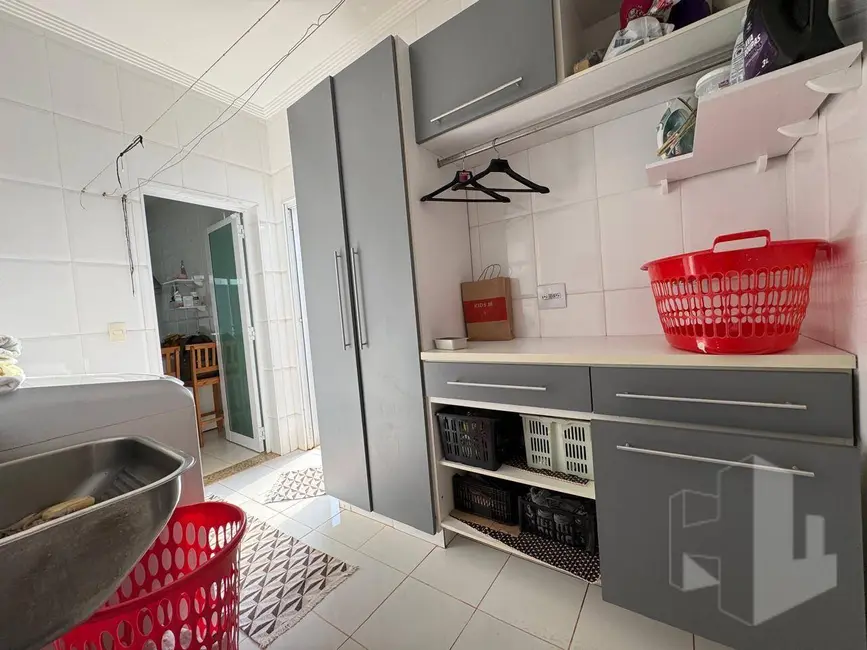 Foto 8 de Casa com 3 quartos à venda, 1000m2 em Jau - SP