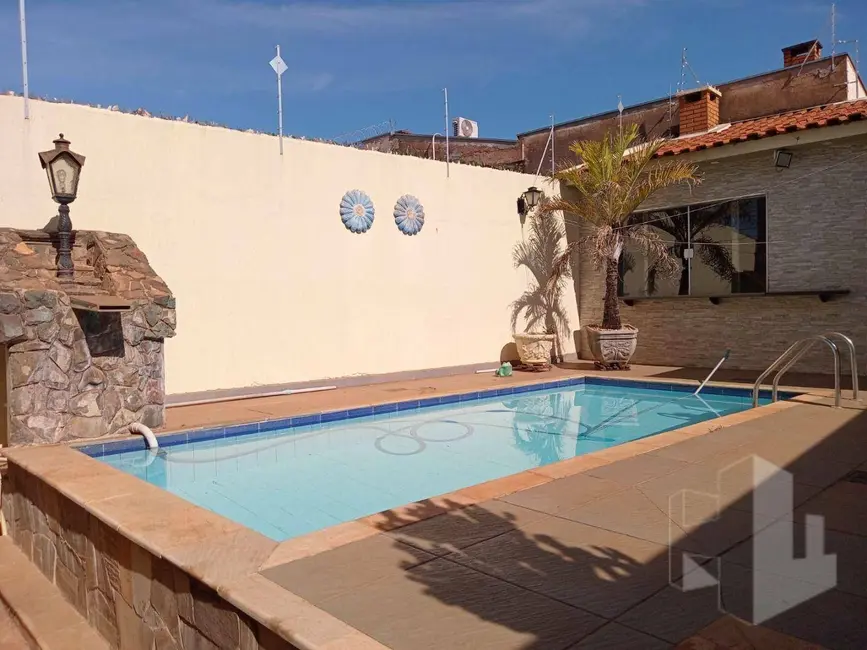 Foto 1 de Casa com 3 quartos à venda, 270m2 em Jardim Estádio, Jau - SP