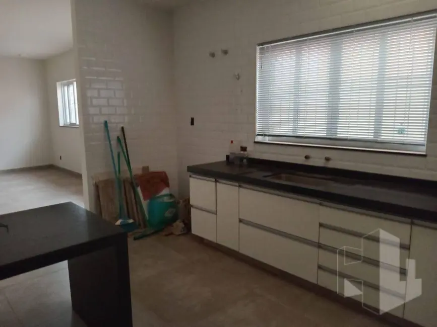 Foto 6 de Casa com 3 quartos à venda, 325m2 em Centro, Jau - SP