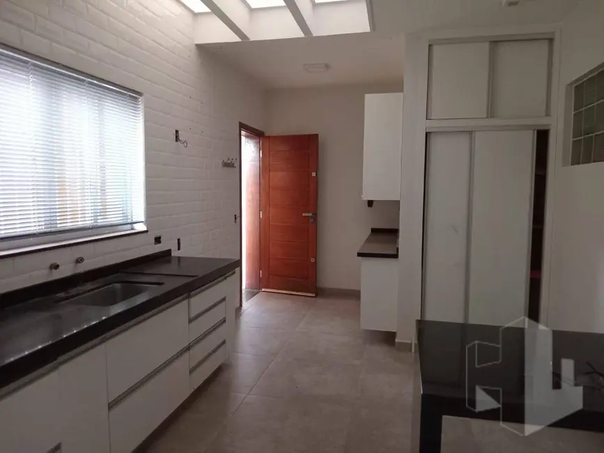 Foto 8 de Casa com 3 quartos à venda, 325m2 em Centro, Jau - SP