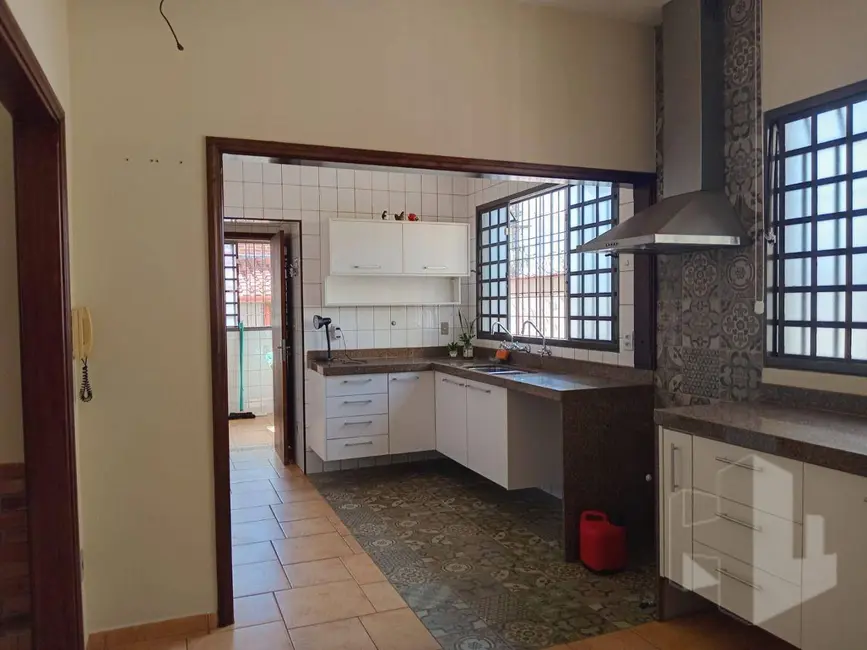 Foto 2 de Casa com 3 quartos à venda, 282m2 em Jardim Continental, Jau - SP