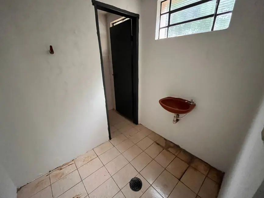 Foto 3 de Armazém / Galpão para alugar, 250m2 em Jardim Netinho Prado, Jau - SP