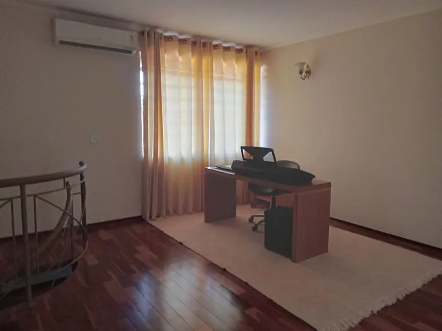 Foto 2 de Casa com 3 quartos à venda, 300m2 em Jardim das Paineiras, Jau - SP