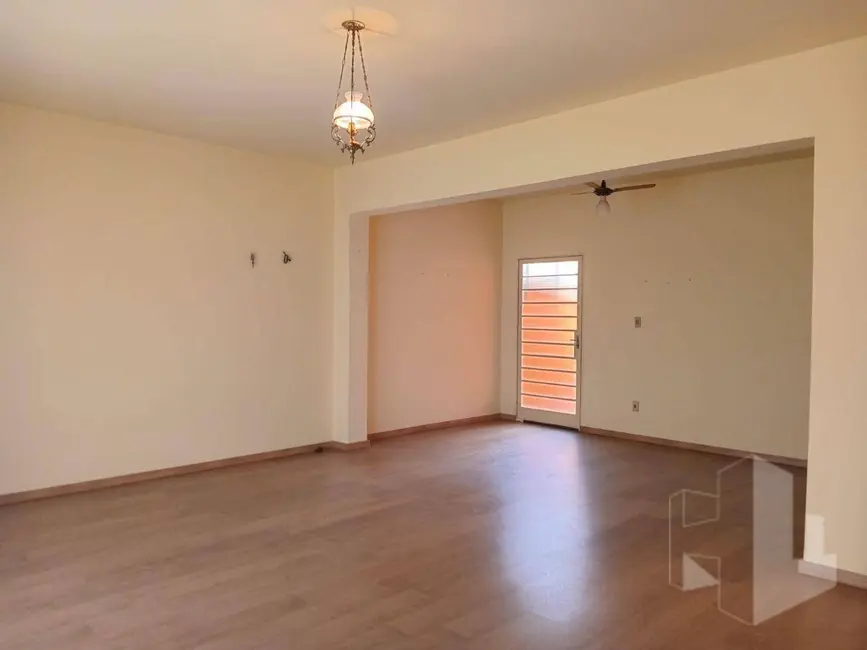 Foto 1 de Casa com 3 quartos à venda, 250m2 em Jardim Estádio, Jau - SP