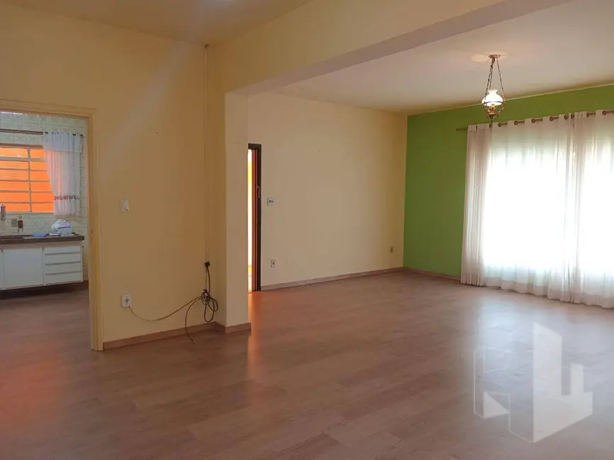 Foto 2 de Casa com 3 quartos à venda, 250m2 em Jardim Estádio, Jau - SP