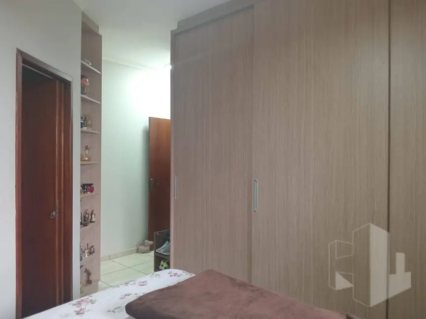 Foto 7 de Casa com 2 quartos à venda, 192m2 em Chácara Flora, Jau - SP