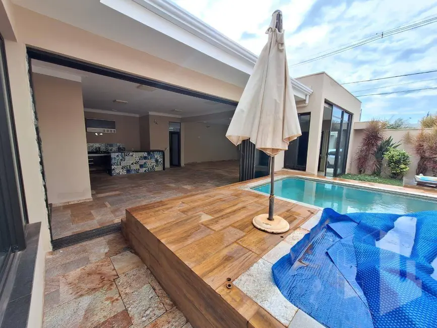 Casa de Condomínio com 3 quartos à venda, 392m2 em Condomínio Flamboyant, Jau - SP - imagem 2 Foto 2 de Casa de Condomínio com 3 quartos à venda, 392m2 em Condomínio Flamboyant, Jau - SP
