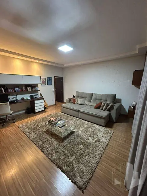 Foto 8 de Casa de Condomínio com 3 quartos à venda, 360m2 em Condomínio Flamboyant, Jau - SP