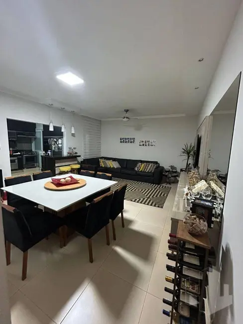 Foto 9 de Casa de Condomínio com 3 quartos à venda, 360m2 em Condomínio Flamboyant, Jau - SP