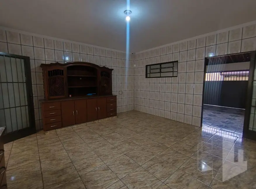 Foto 7 de Casa com 3 quartos para alugar, 205m2 em Jardim Antonina, Jau - SP
