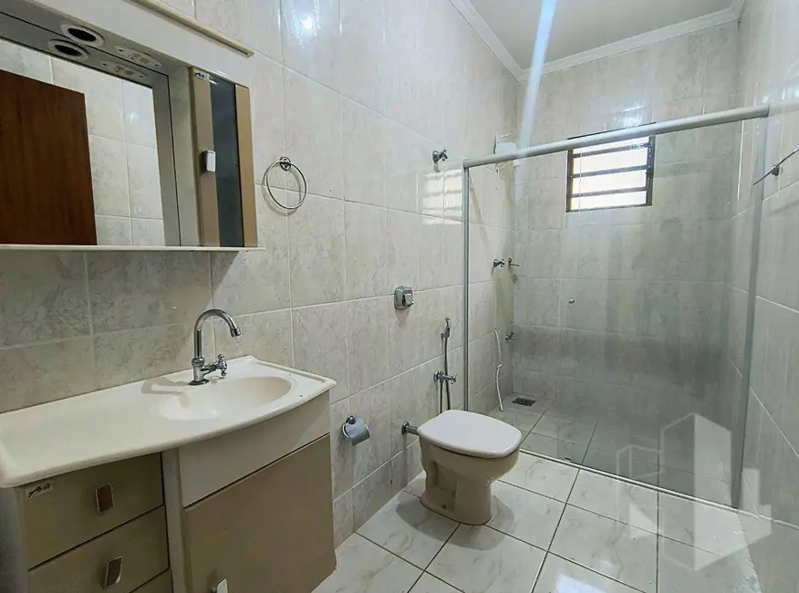Foto 8 de Casa com 3 quartos para alugar, 205m2 em Jardim Antonina, Jau - SP