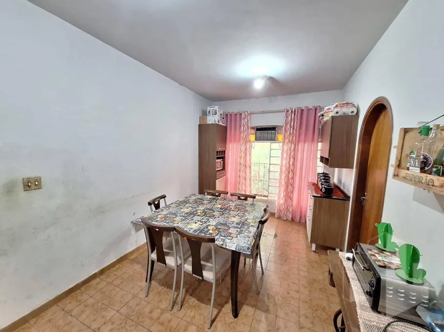Foto 4 de Casa com 4 quartos à venda, 400m2 em Centro, Jau - SP