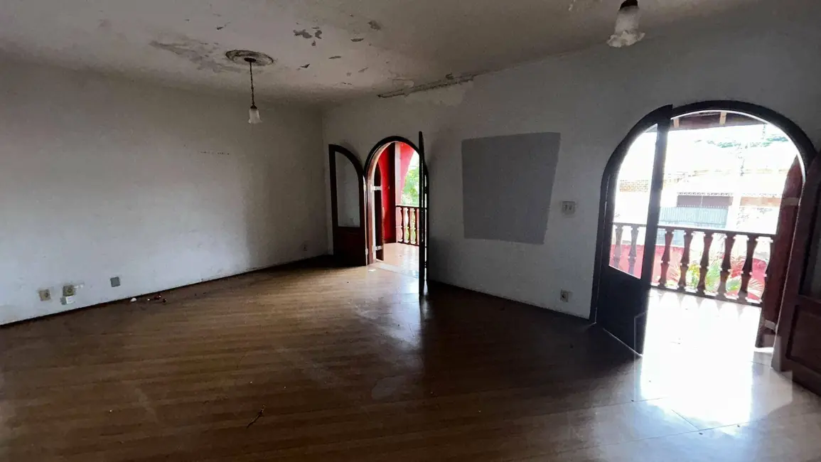 Foto 1 de Casa com 4 quartos à venda e para alugar, 400m2 em Centro, Jau - SP