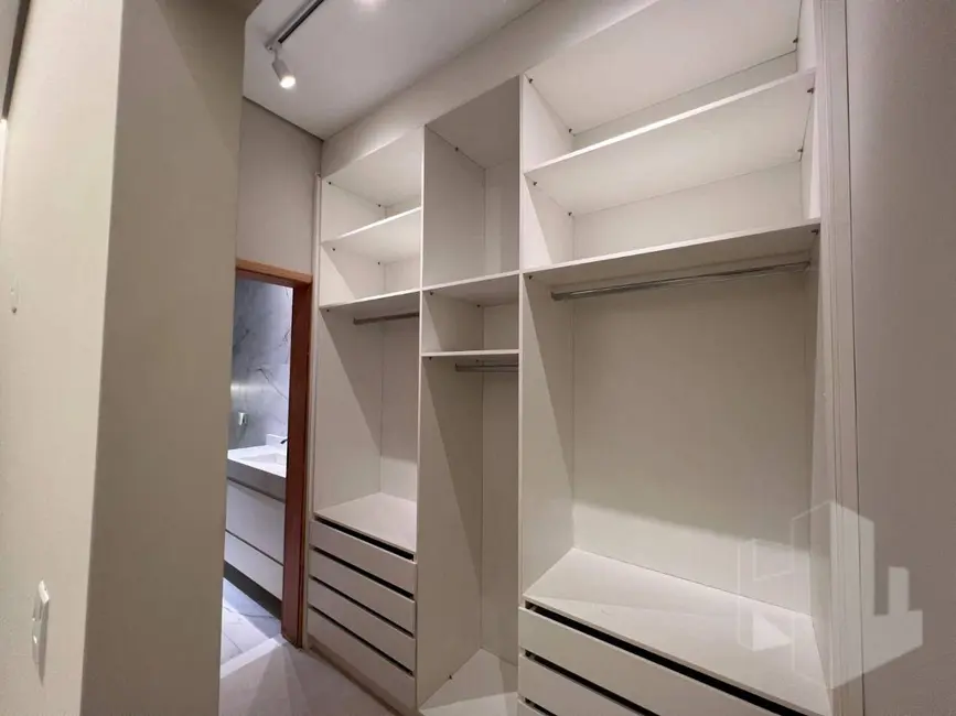 Foto 9 de Casa de Condomínio com 3 quartos à venda, 180m2 em Jardim Europa, Jau - SP