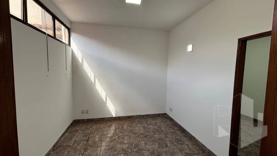 Foto 3 de Casa para alugar, 200m2 em Centro, Jau - SP