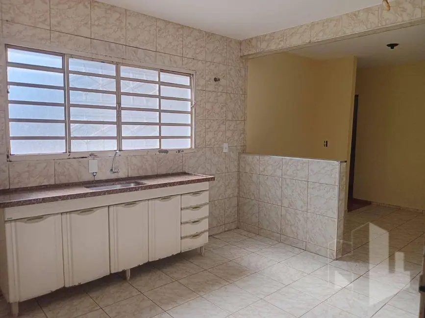 Foto 9 de Casa com 2 quartos para alugar, 300m2 em Jardim Novo Horizonte, Jau - SP