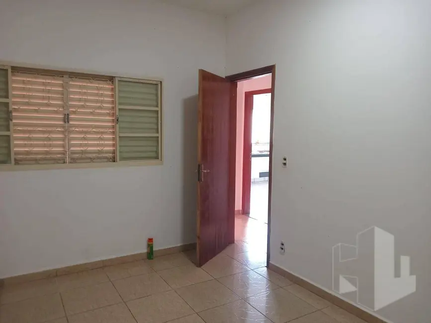 Foto 3 de Casa com 2 quartos à venda e para alugar, 400m2 em Jardim Parati, Jau - SP
