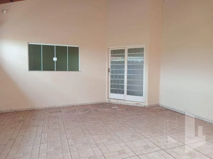 Foto 1 de Casa com 2 quartos à venda e para alugar, 400m2 em Jardim Parati, Jau - SP