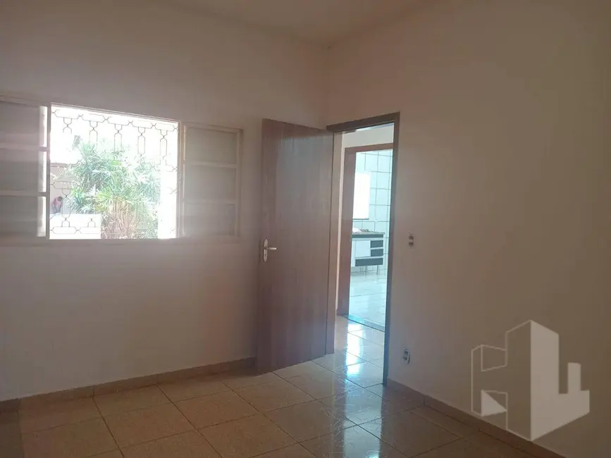 Foto 6 de Casa com 2 quartos à venda e para alugar, 400m2 em Jardim Parati, Jau - SP
